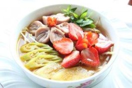 Hướng dẫn chế biến món canh chua với dâu tây