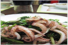Món ngon râu mực xào cần tỏi