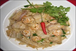 Lạ miệng với măng chua xào tôm thịt