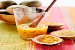 Tự pha nước chanh leo giải khát ngày hè