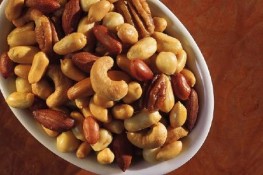 Giá trị dinh dưỡng từ các loại hạt vỏ cứng