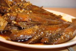 Món ngon Quảng Ninh: Cá bống sú kho lá ổi