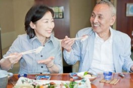 Cách ăn uống hợp lý đối với người cao tuổi