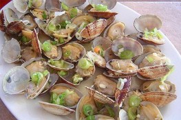 Món nhậu cho chồng: Ngao hấp rượu