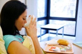 Tránh gì khi uống thuốc?