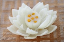 Làm hoa sen từ hành tây - không khó