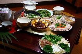 Quy tắc ứng xử trong mâm cơm người Việt - P1