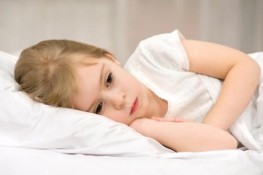 Làm sao để trẻ không biếng ăn khi trời nóng