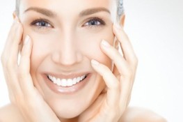 Trị mụn và se khít lỗ chân lông với nho xanh