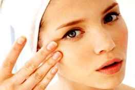 Vài mẹo nhỏ trị quầng thâm mắt