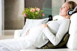 Thực phẩm mẹ bầu ăn có quyết định được nhan sắc của con?