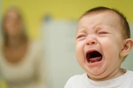 "Bỏ mặc" cho trẻ khóc - tốt cả mẹ lẫn con