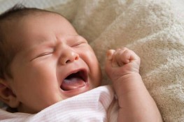 Dỗ trẻ nín khóc đơn giản