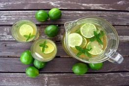Bà bầu không nên uống trà chanh