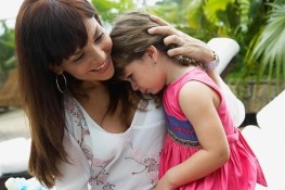 Những câu nói dễ làm tổn thương bé