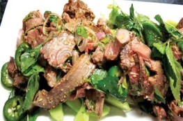 Thưởng thức gỏi bắp bò Thái cay