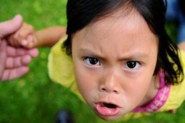 Nên và không nên khi bé cáu giận