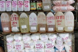 Thức uống vỉa hè kéo theo hàng trăm thứ bệnh