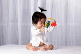 Giúp con vận động tốt qua các giai đoạn
