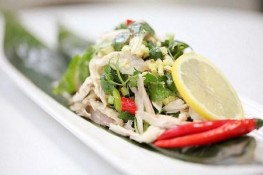 Thịt gà xé phay 