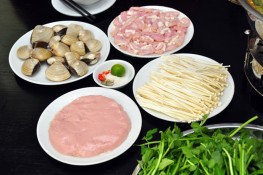 Đến phố Nguyên Hồng ăn lẩu riêu kiểu Hải Phòng