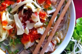 Khám phá "Bát phở hoàn hảo" ở Hà Nội của cô gái Tây