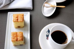 Cách làm bánh bông lan rhum nho ngon tuyệt