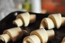 Cách làm Bánh sừng bò cho cả nhà cực hấp dẫn