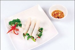 Bánh tráng cuốn vịt quay ngon, lạ miệng