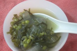 Ngon mát ngày hè với Chè đậu xanh nha đam