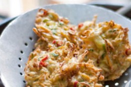 Món ngon cuối tuần: Bánh rau chiên