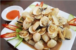 Bữa tối đổi món với Ngao xào dừa