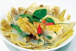 Cảm nhận hương vị món Canh chua khô đầu cá tra
