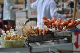 “Quà vặt lề đường” – Vị ngon giản dị Hà Thành