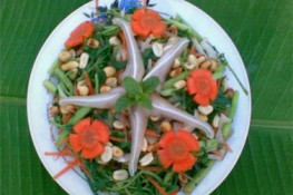 Hè về ăn Nộm rau rút