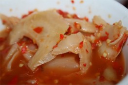 Đến Lạng Sơn ăn măng muối ớt móc mật