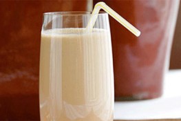 Tự pha chế Sữa đậu phộng cho hè này