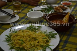 Đặc sắc món – Gỏi “cá nhám” Tây Thành
