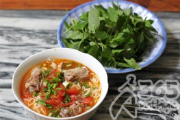 Hè về đổi món với Bún sườn hầm sấu