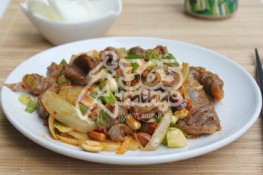 Mề gà xào đậu phộng món ngon cho ngày mát trời