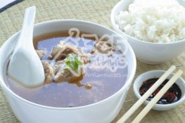 Lạ miệng với Canh sườn nha đam và đậu xanh