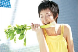 Những món ăn làm bạn nổi mụn