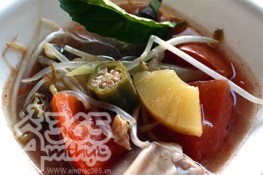 Vào bếp trổ tài món Canh cá chua cay kiểu Thái