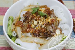 Cách làm món phở trộn kiểu Thái ngon 