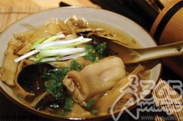 Món ăn bài thuốc: Chân giò nấu măng