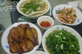 Bữa cơm gia đình Việt truyền thống xưa và nay