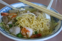 Mì ăn liền và nguy cơ tiềm ẩn