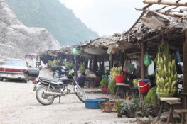 Nét độc đáo nơi bản xứ - Chợ cua đá