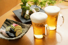 Phụ nữ khỏe đẹp với bia