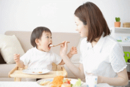 Mẹ nên và không nên làm gì khi bé tiêu chảy